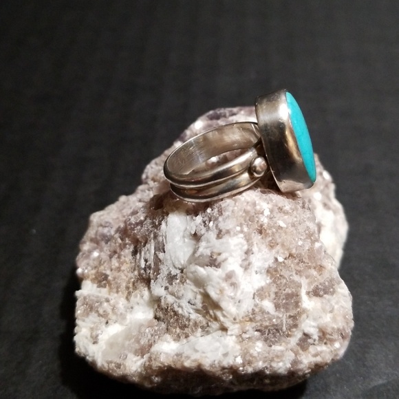 Ring - Picture 4 of 6